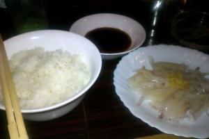 運がよければ藤田さんのご実家から送られてくるイカを使ったイカ刺し定食が食べられますw