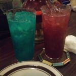 久しぶりにオリジナルカクテルの青いのと赤いの